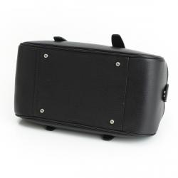 Pre Owned حقيبة بربري جلد حُبيبي سوداء