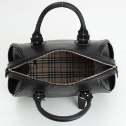 Pre Owned حقيبة بربري جلد حُبيبي سوداء