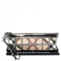 مملوكة مسبقًا Burberry Metallic Silver Nova Check PVC and Leather Ashcombe Clutch