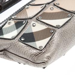 مملوكة مسبقًا Burberry Metallic Silver Nova Check PVC and Leather Ashcombe Clutch