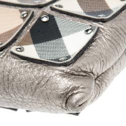 مملوكة مسبقًا Burberry Metallic Silver Nova Check PVC and Leather Ashcombe Clutch