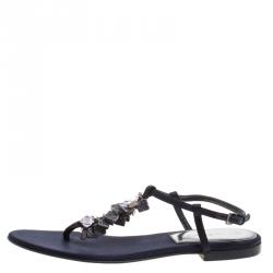 مملوكة مسبقًا Burberry Black Embellished Satin Thong Sandals Size 40