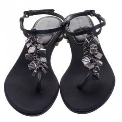 مملوكة مسبقًا Burberry Black Embellished Satin Thong Sandals Size 40