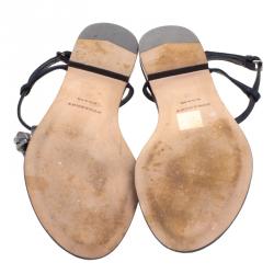 مملوكة مسبقًا Burberry Black Embellished Satin Thong Sandals Size 40