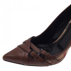مملوكة مسبقًا Burberry Brown Leather Novacheck Pointed Toe Buckle Pumps Size 39