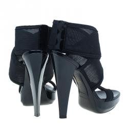 مملوكة مسبقًا Burberry Black Leather Criss Cross Sandals Size 37