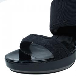 مملوكة مسبقًا Burberry Black Leather Criss Cross Sandals Size 37