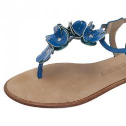 مملوكة مسبقًا Burberry Blue Leather Flower Detail Ankle Strap Flat Sandals Size 38