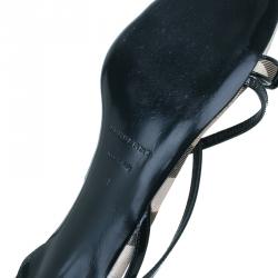 Pre Owned صندل بربري كانفاس نوفاتشيك و جلد مقاس 41