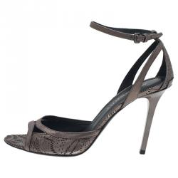 Pre Owned صندل بربري بشريط كاحل جلد رصاصي ميتاليك مقاس 39