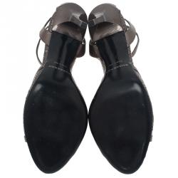 Pre Owned صندل بربري بشريط كاحل جلد رصاصي ميتاليك مقاس 39