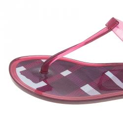 مملوكة مسبقًا صندل إصبع بربري جيلي عنابي مقاس 38