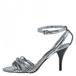 مملوكة مسبقًا صندل بربري برورسوم بحزام كاحل جلد ميتاليك فضي مقاس 35