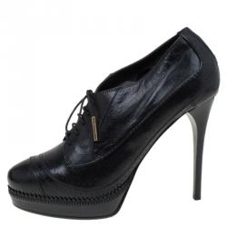 Pre Owned بوت للكاحل بربري جلد بروغي أسود برباط نعل سميك مقاس 40