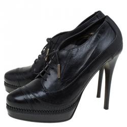 Pre Owned بوت للكاحل بربري جلد بروغي أسود برباط نعل سميك مقاس 40