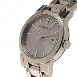 Pre Owned Burberry Silver Stainless Steel Heritage Collection Women's Wristwatch 36MM
