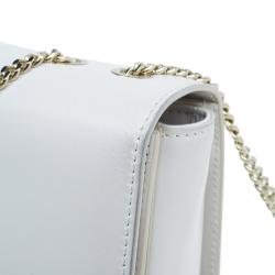 مملوكة مسبقًا حقيبة بلغاري جلد أبيض واسود متوسطة بقلاب