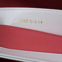 مملوكة مسبقًا حقيبة بلغاري جلد أبيض واسود متوسطة بقلاب