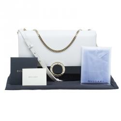 مملوكة مسبقًا حقيبة بلغاري جلد أبيض واسود متوسطة بقلاب