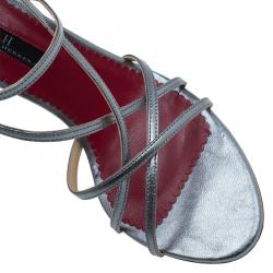 Pre Owned Carolina Herrera Silver Leather Strappy Sandals Size 38 