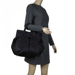 مملوكة مسبقًا Carolina Herrera Black Nylon Braided Handle Tote