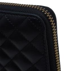 Pre Owned Carolina Herrera Black Quilted Leather Zip Around Wallet