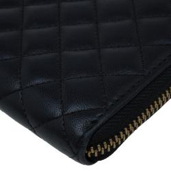 Pre Owned Carolina Herrera Black Quilted Leather Zip Around Wallet