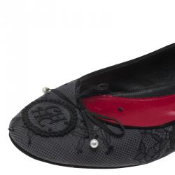 Pre Owned Carolina Herrera Grey Lace Ballet Flats Size 38