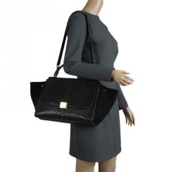مملوكة مسبقًا Celine Black Python and Suede Medium Trapeze Bag