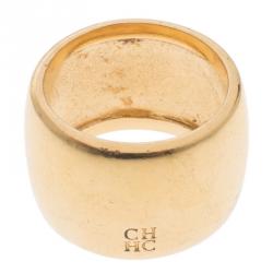 مملوكة مسبقًا Carolina Herrera Logo Gold Tone Wide Band Ring Size 56