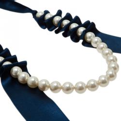 Pre Owned Carolina Herrera CH Faux Pearl Blue Ribbon Necklace