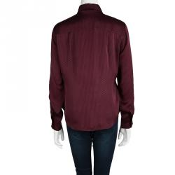 مملوكة مسبقًا قميص سي أتش كارولينا هيريرا حرير أحمر مطبوع بالشعار أزرار أمامية L