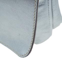 مملوكة مسبقًا حقيبة كلتش سي أتش كارولينا هريرا جلد فضي