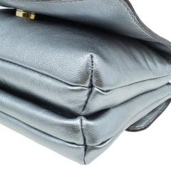 مملوكة مسبقًا حقيبة كلتش سي أتش كارولينا هريرا جلد فضي