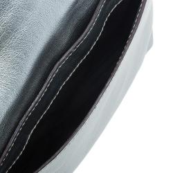 مملوكة مسبقًا حقيبة كلتش سي أتش كارولينا هريرا جلد فضي