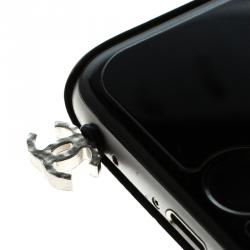 Pre Owned مقابس غبار سمارت فون شانيل CC، طقم ثلاث دلايات إيناميل