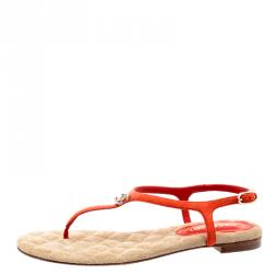 Pre Owned صندل بإصبع شانيل سيور T زخرفة CC سويدي برتقالي مقاس 38