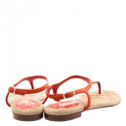 Pre Owned صندل بإصبع شانيل سيور T زخرفة CC سويدي برتقالي مقاس 38