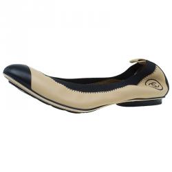 Chanel Beige and Black Leather Scrunch CC Cap Toe Ballet Flats Size 36.5  Chanel