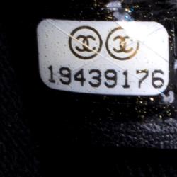 مملوكة مسبقًا Chanel Off White/Black Quilted Leather Small Drawing Portfolio Bag