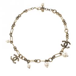 Pre Owned قلادة شانيل CC كريستال ولؤلؤ صناعي سلسلة ذهبية اللون