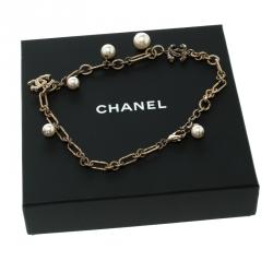 Pre Owned قلادة شانيل CC كريستال ولؤلؤ صناعي سلسلة ذهبية اللون