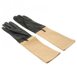 مملوكة مسبقًا Chanel Black/Tan Leather CC Long Gloves