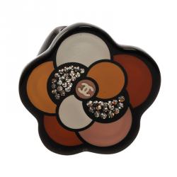 مملوكة مسبقًا خاتم شانيل CC كاميليا راتنج و كريستال متعدد الألوان مقاس 53