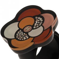 مملوكة مسبقًا خاتم شانيل CC كاميليا راتنج و كريستال متعدد الألوان مقاس 53