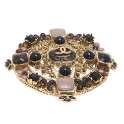 مملوكة مسبقًا بروش شانيل CC متعاكسة كريستال متعدد الألوان ذهبي