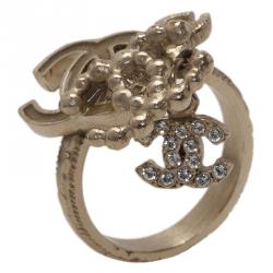 م�ملوكة مسبقًا خاتم شانيل بحلية كريستال CC ذهبي مقاس 54.5