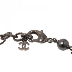 مملوكة مسبقًا Chanel CC Faux Pearl Necklace