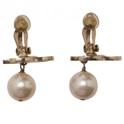 مملوكة مسبقًا Chanel CC Large Faux Pearl Stud Dangle Earrings