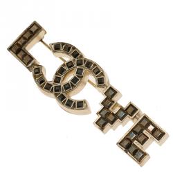 Pre Owned بروش شانيل CC لاف